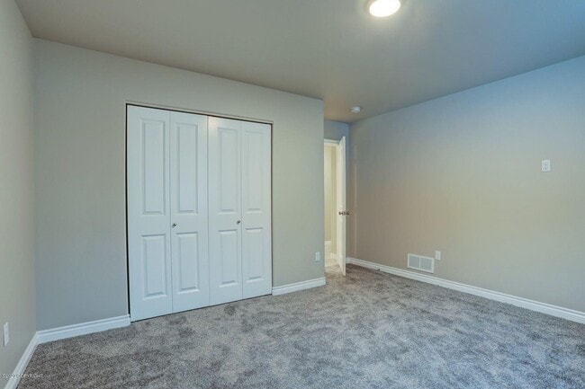 Building Photo - Live in luxury and style in this new, modern 4 bedroom home with upgraded everything, mountain vi...