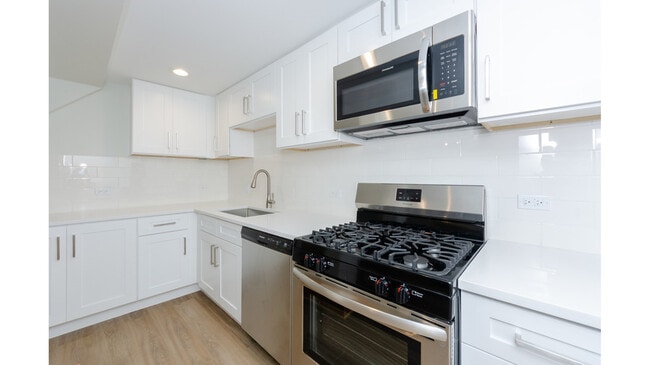 Building Photo - 944 W Montana St