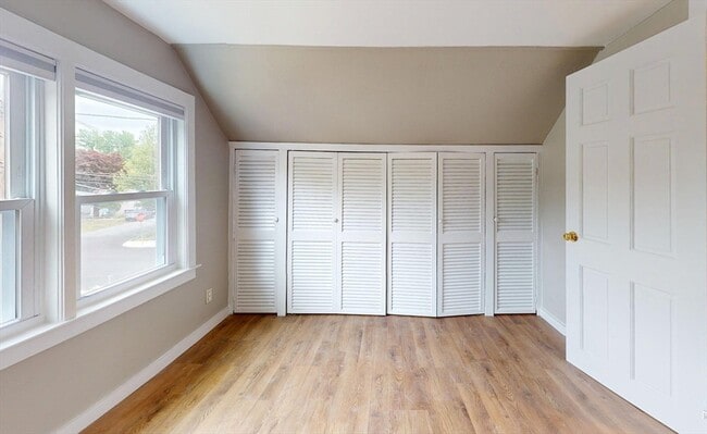 Building Photo - 55 Brentwood St