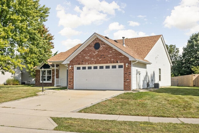 Building Photo - 3202 Grandview Way