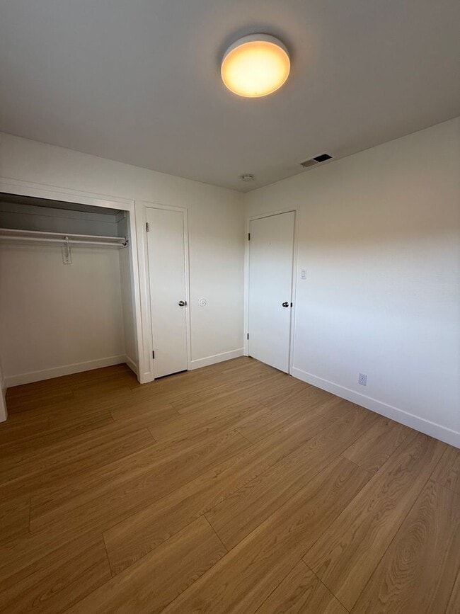 Building Photo - 55-57 Bayo Vista Way