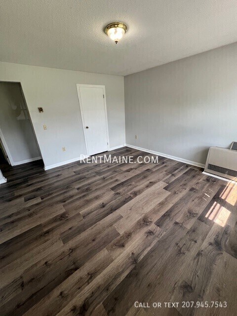 Building Photo - 202 Main Rd