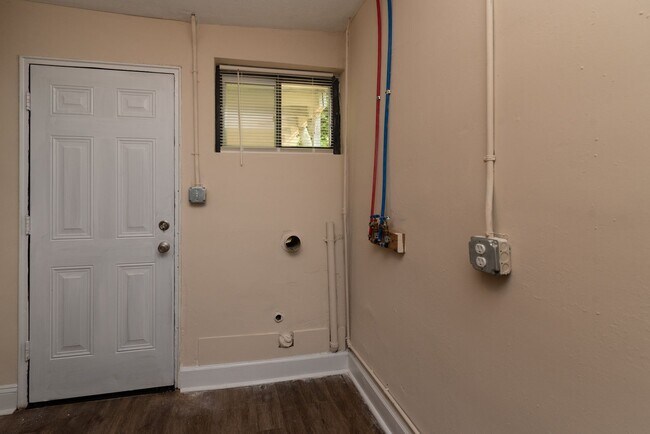 Building Photo - Comfort You’ll Love, Space You’ll Appreciate! - Section 8 welcome!