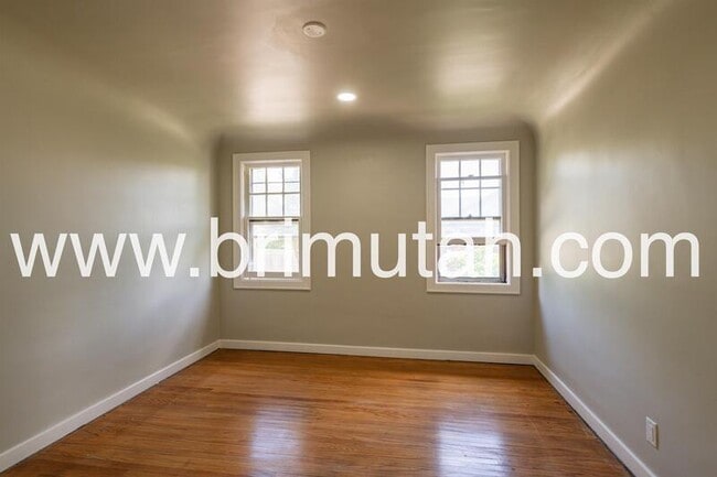 Building Photo - 755 Princeton Ave S