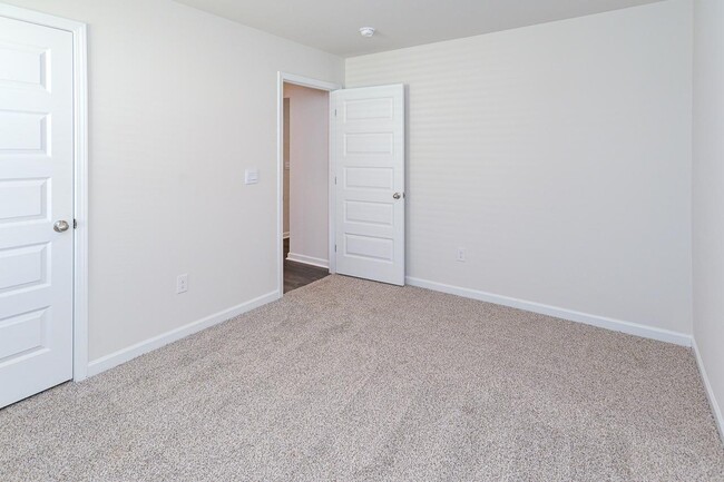 Building Photo - 130 Nettle Leaf Dr