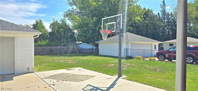 Building Photo - 3691 Higley Rd