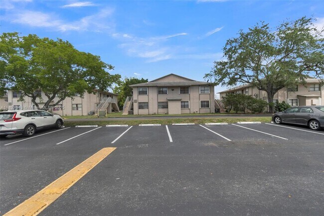 Building Photo - 15348 SW 72nd St