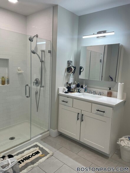 Building Photo - 200 Old Colony Ave