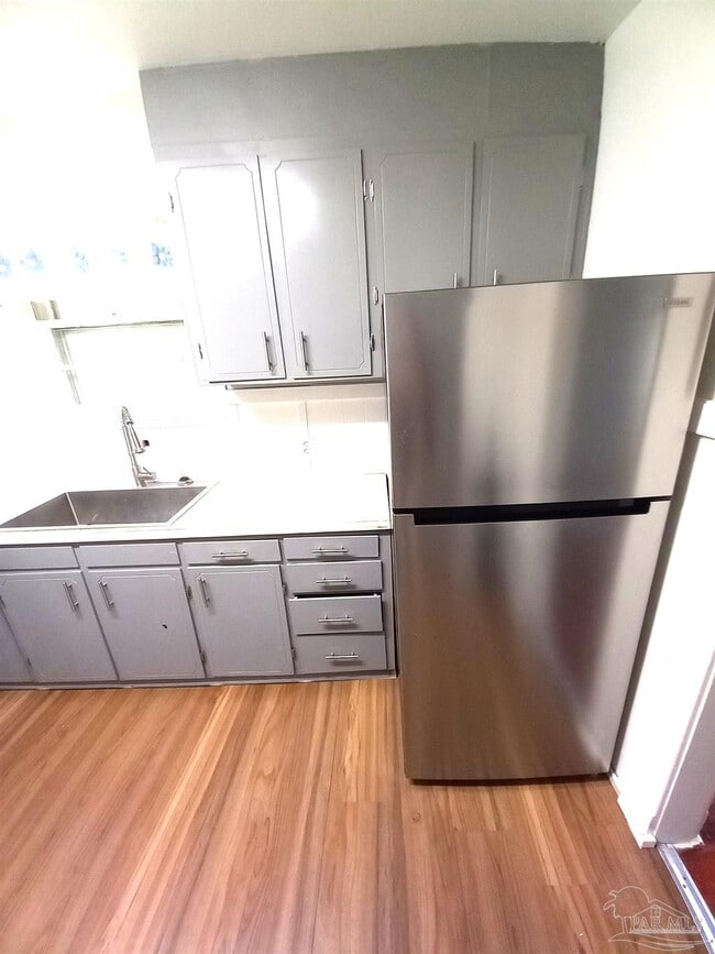 Building Photo - 1120 S Old Corry Field Rd