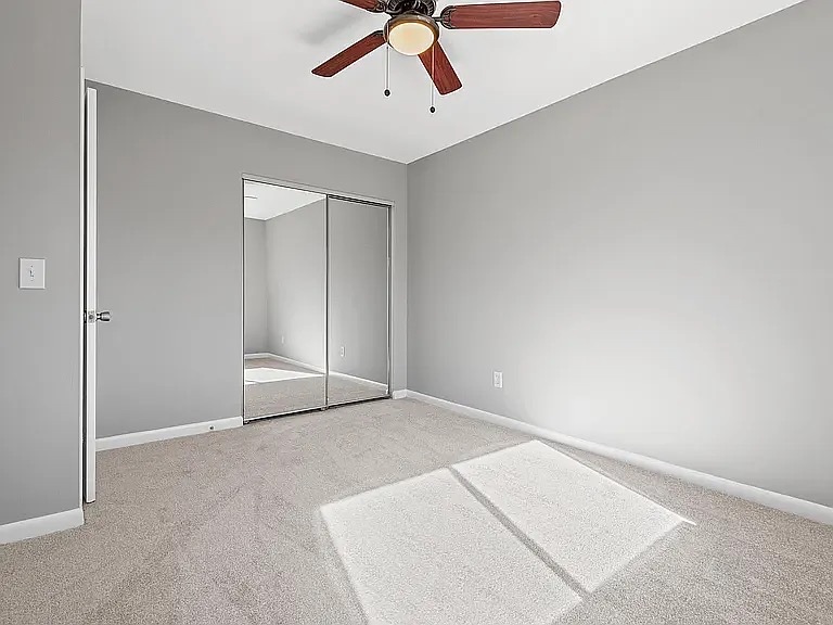 Building Photo - Room in Condo on Finley Forest Dr