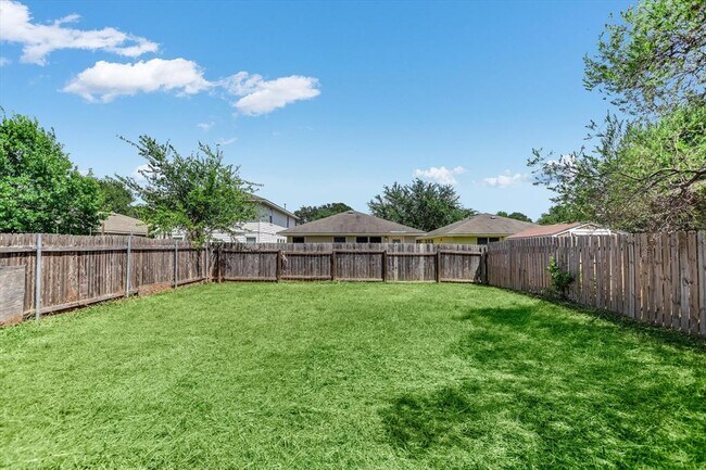Building Photo - 3303 Barksdale Dr