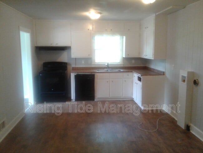 Building Photo - 2817 3rd St NW