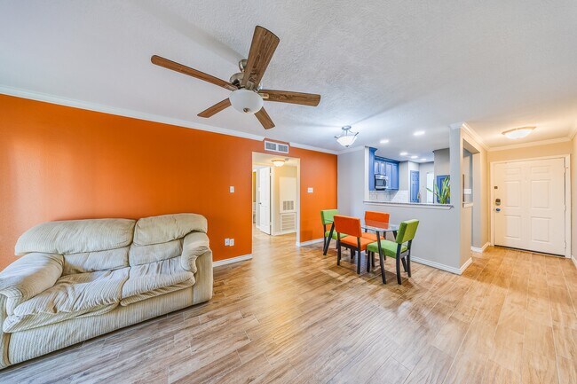 Building Photo - 18800 Egret Bay Blvd