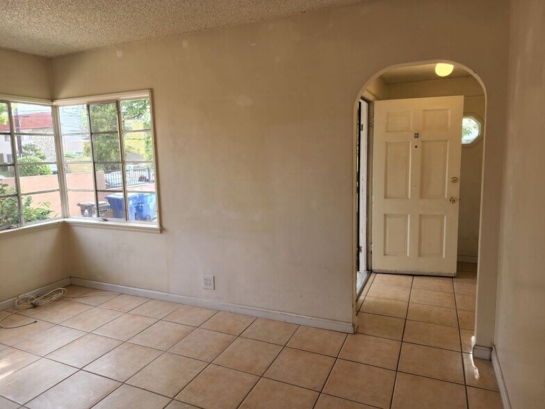 Building Photo - 5733 Fair Ave