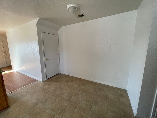 Building Photo - 3405 Atkinson Ave