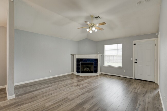 Building Photo - 312 SW 40th St