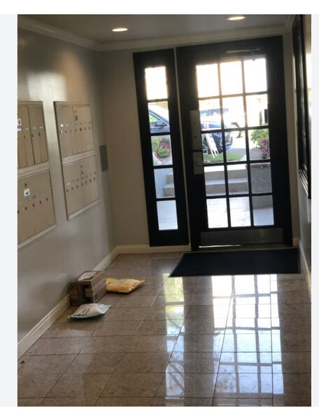 Primary Photo - 1515 S Beverly Dr