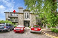 Building Photo - $1,550 - 2-Bed /1 bath Condo with Cozy Fir...