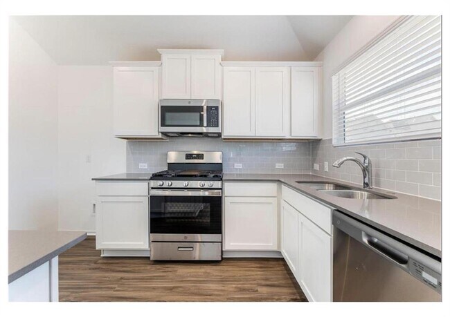 Building Photo - 381 Jack Ryan