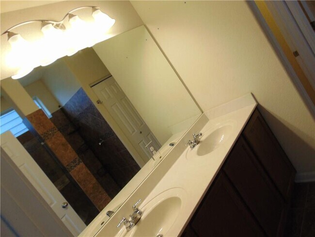 Building Photo - 5208 Hellman