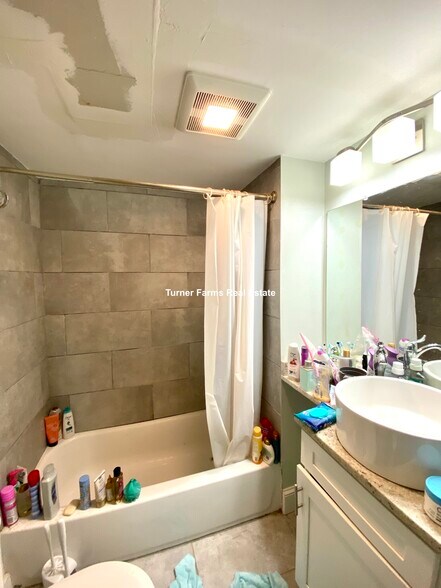 Building Photo - 9 Arlington St