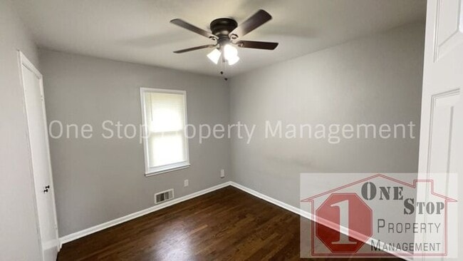Building Photo - Beautiful 5 Bedroom 2 Bathroom Home in Kan...