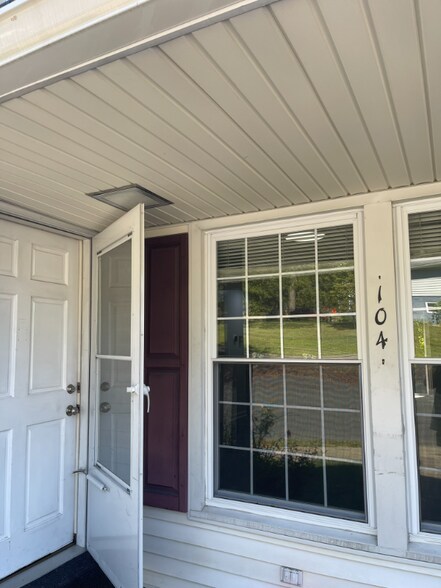 Primary Photo - 104 Haverford Dr