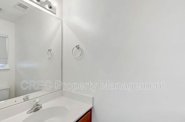 Building Photo - 9176 Maple Grove Dr