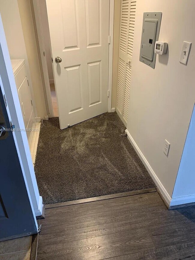 Building Photo - 1919 Van Buren St