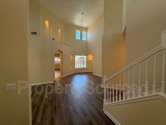 Building Photo - 1633 Sparrowhawk St