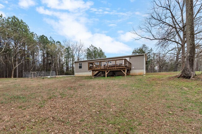Building Photo - Ranch with 6 Acres!