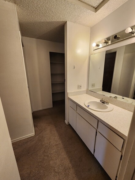 Building Photo - 7729 Timber Hill Dr