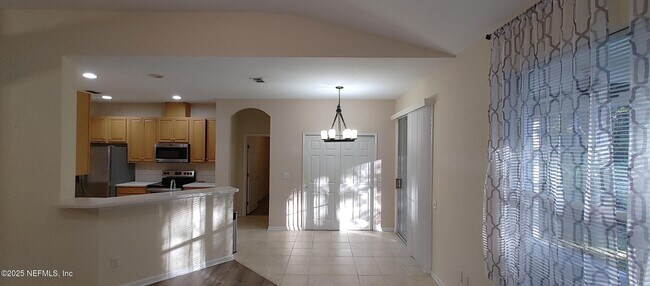 Building Photo - 10542 Castlebar Glen Dr S