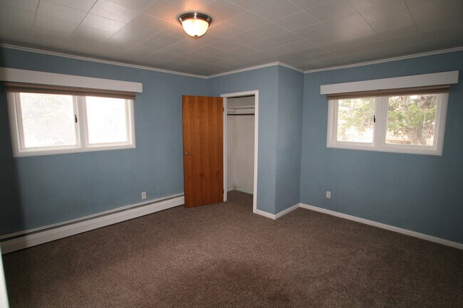 Building Photo - Single Family Home off Frontage Rd!