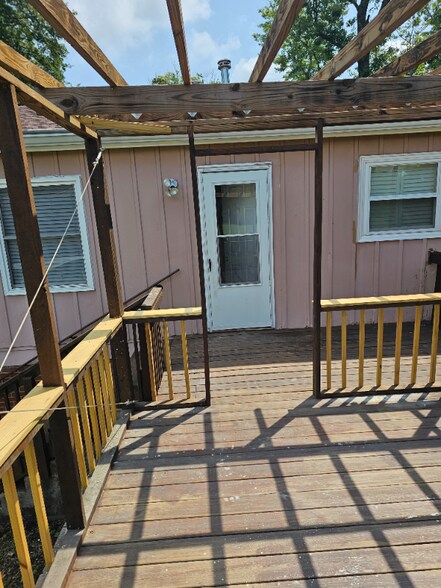 Building Photo - 2049 Nancy Cir