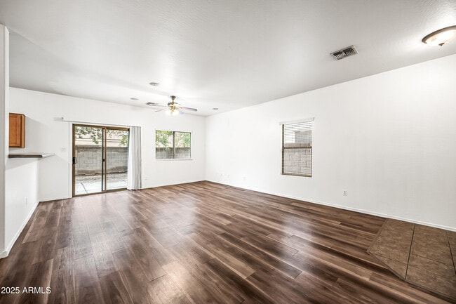 Building Photo - 7026 Cesar St