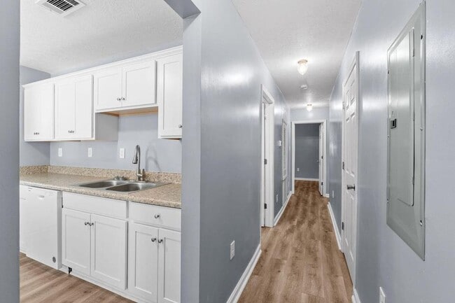 Building Photo - 1413 Springview Dr