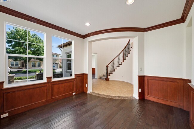 Building Photo - 2131 Chamomile Ct