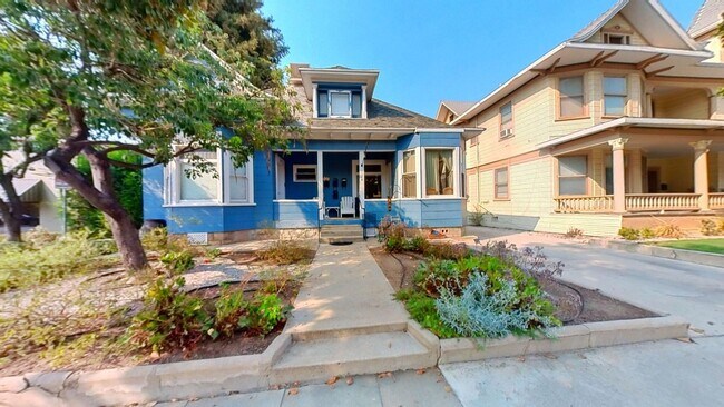 Primary Photo - PRICE REDUCTION!! Spacious 2 bedroom 2 Bat...