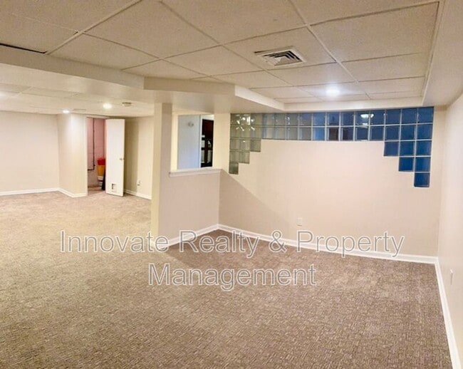 Building Photo - 584 Mount Vernon Cir