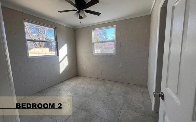 Building Photo - 2 Bedroom, 1 Bathroom - March 7th!