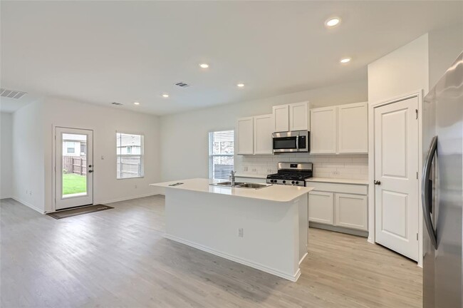 Building Photo - 1628 Magnolia Farm Wy