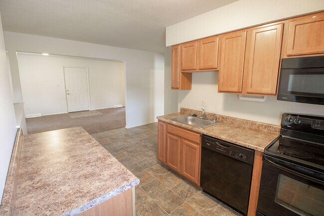 Building Photo - 210 Wheaton Ct