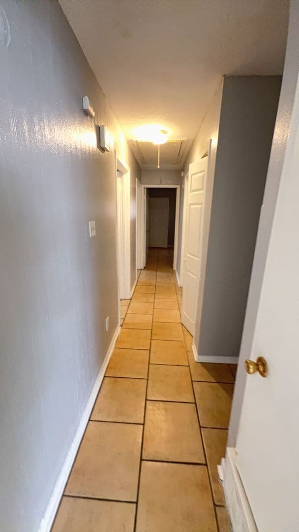 Building Photo - Spacious 3BR/2BA Duplex with Large Backyard – Memphis