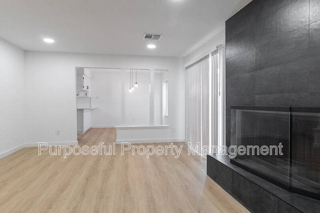 Building Photo - 8913 Bentree Country Way