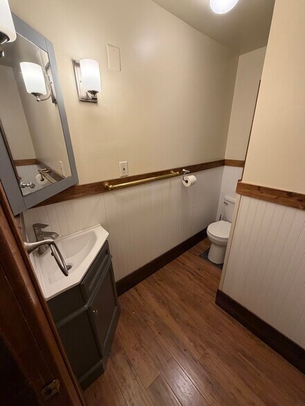 Building Photo - 141 Congress Ave