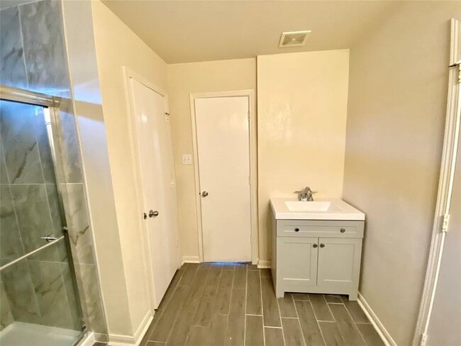 Building Photo - 18210 Hammondsport Ln