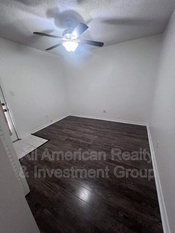 Building Photo - 1721 Colonial Ct