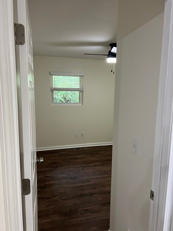 Building Photo - 800 Lullwater Rd