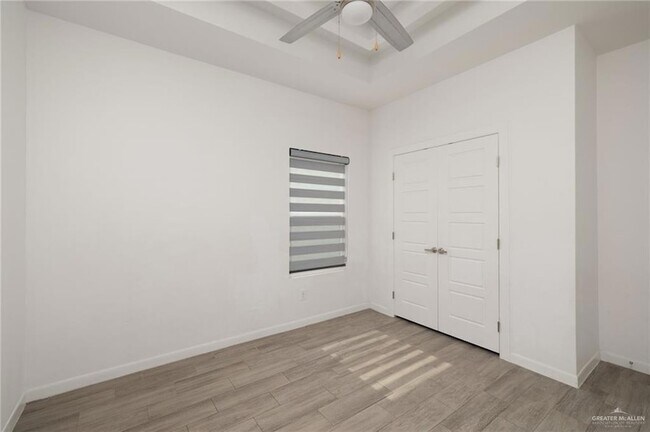 Building Photo - 308 W Campeche Ave